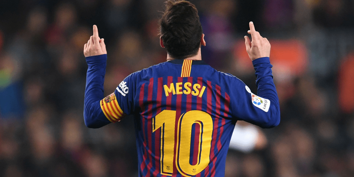Lionel Messi Pointing To The Sky